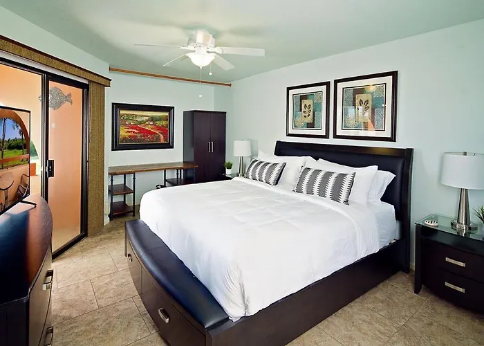Apartment Prime Area, 5 Pool Areas, Hot Tub, Golf View *